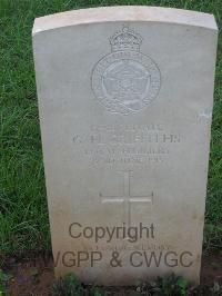 Dar Es Salaam War Cemetery - Griffiths, G H